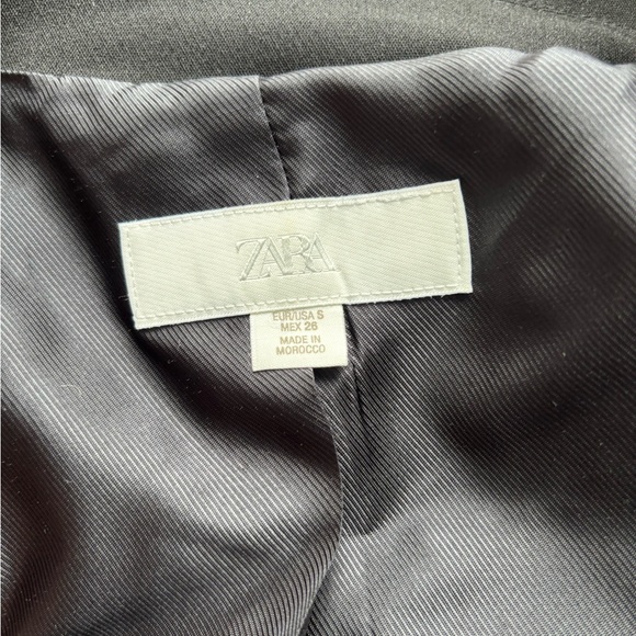 Zara Black Wrap Blazer with Gold Accent Buckle - Picture 4 of 6